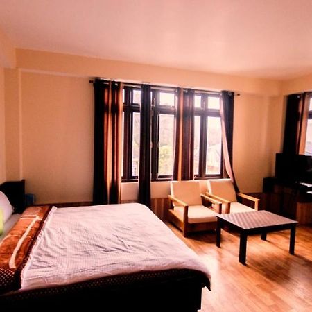 Vamoose Pine Village Retreat Kaluk Bagian luar foto